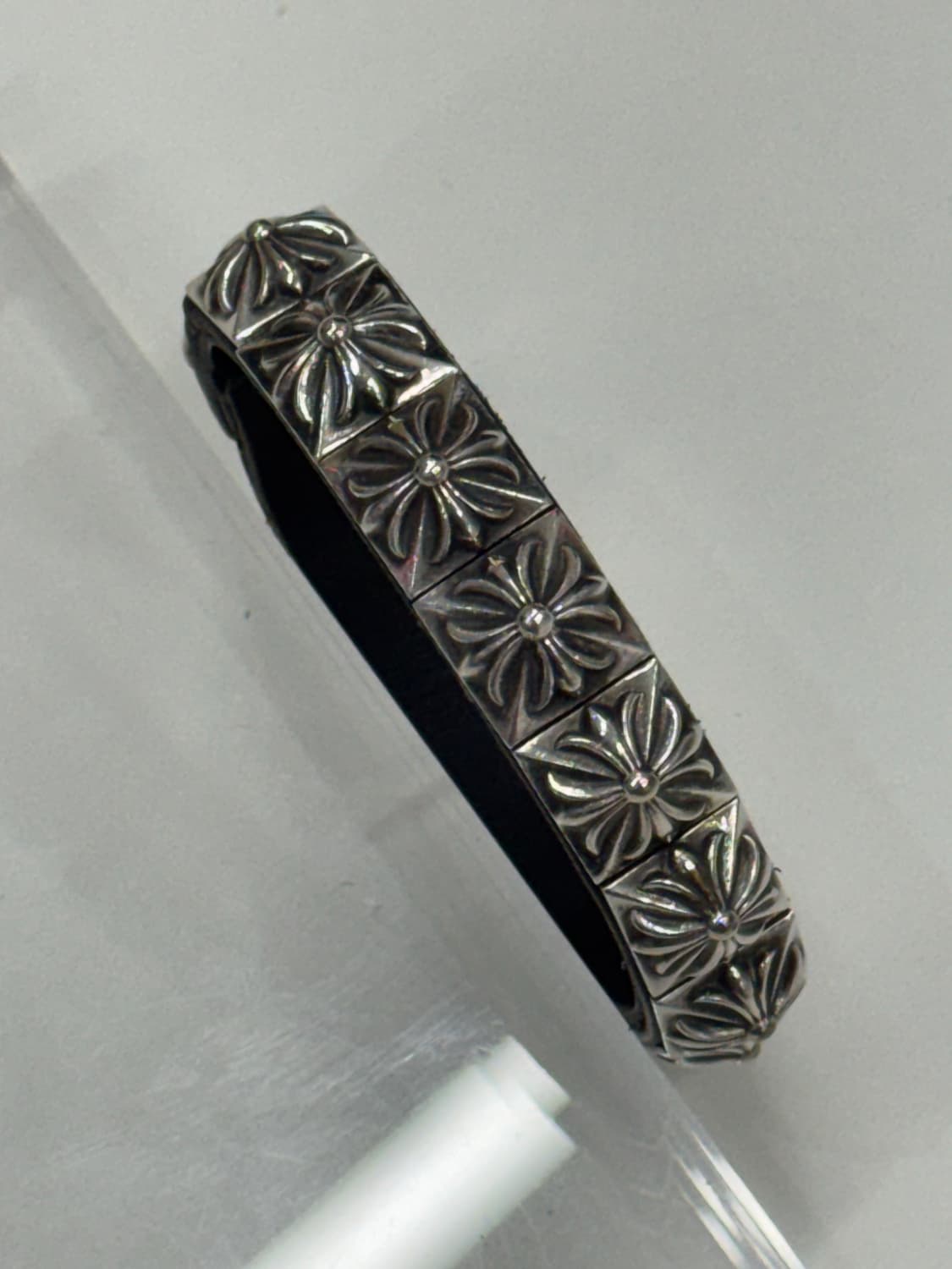 크롬하츠 피라미드 레더 팔찌 상품이미지1