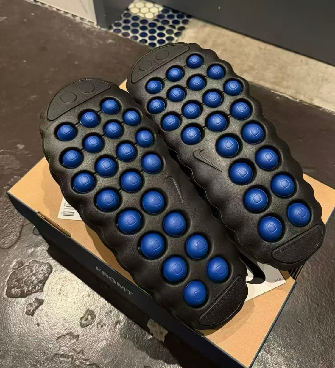 나이키 x 프라그먼트 마인드 001 블랙 270MM
 상품이미지2