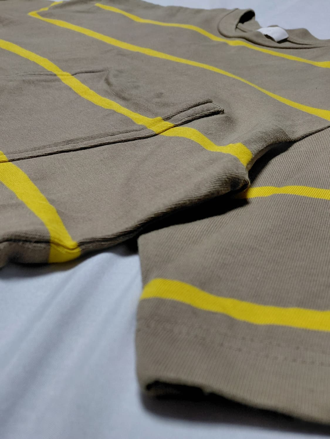 [L] COS 코스 스트라이프 포켓 티셔츠 (카키브라운/옐로우) 상품이미지8