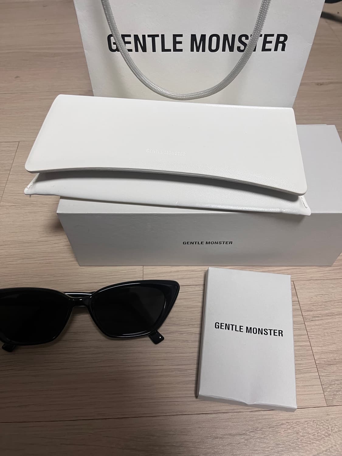 젠틀몬스터 테라코타 상품이미지1