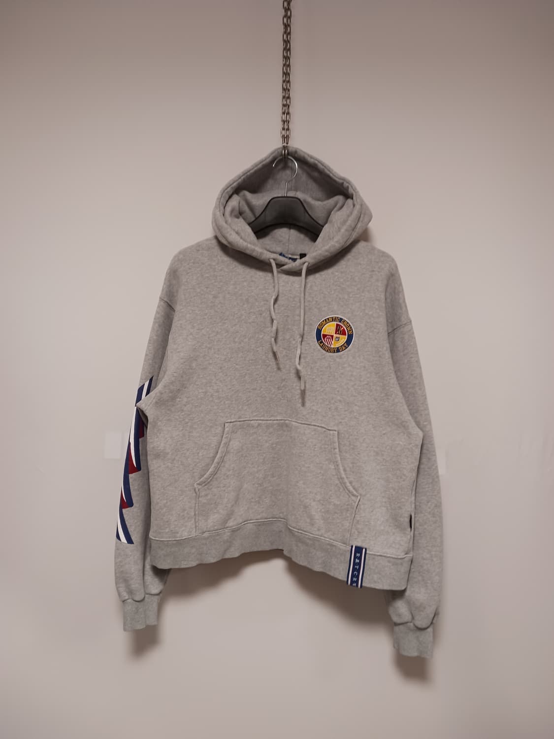 로맨티 크라운 기모후드티 상품이미지1