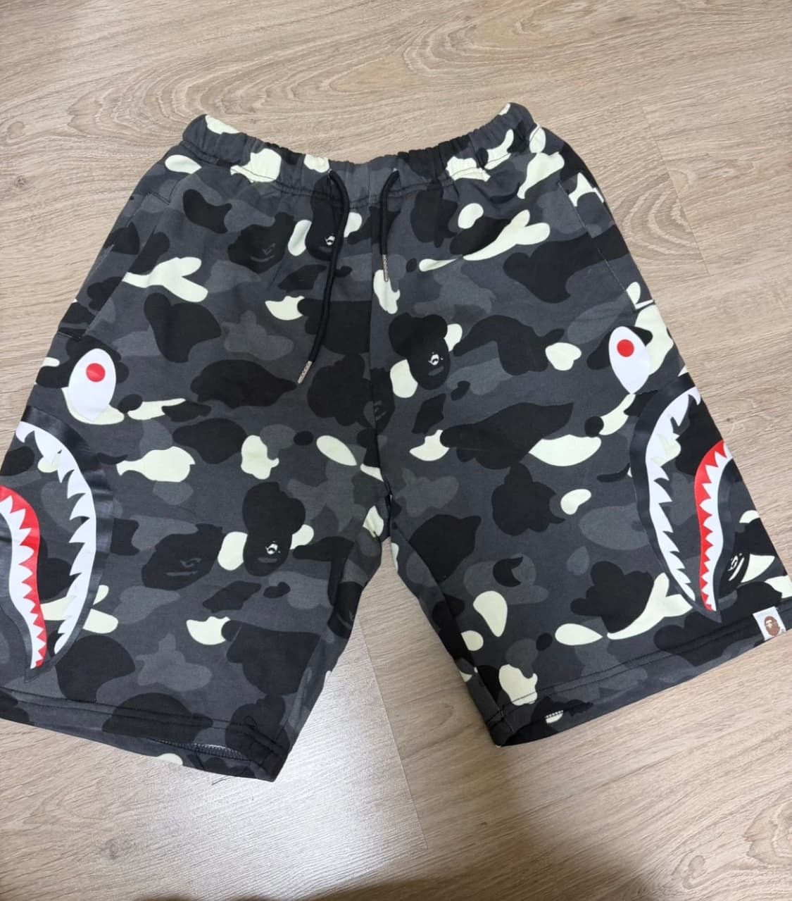 베이프 샤크 카모 블랙 반바지 상품이미지1