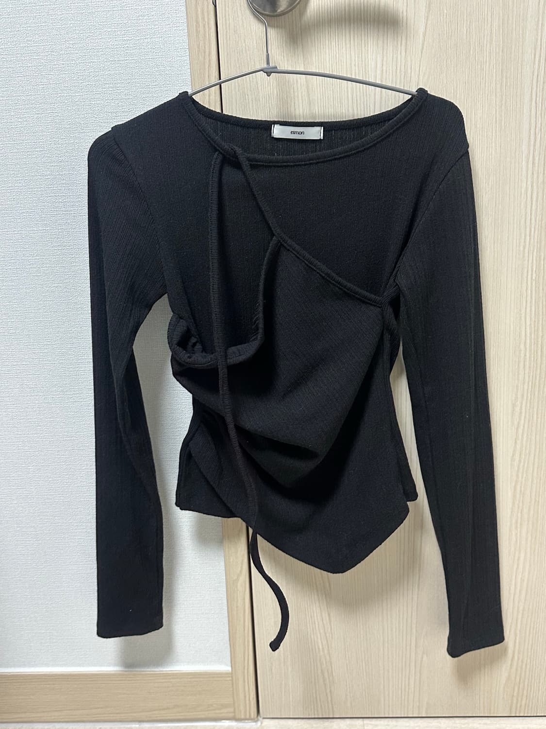 에트몽 레이어드 홀터 스트랩 티셔츠 블랙 FREE 상품이미지3