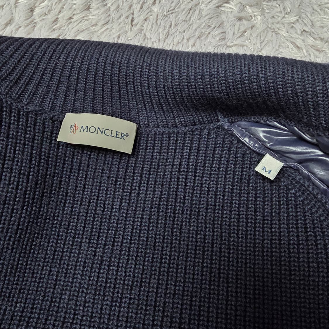 {클로젯}[M]몽클레어 마글리오네 트리콧 유광 삼선 니트 패딩 상품이미지4