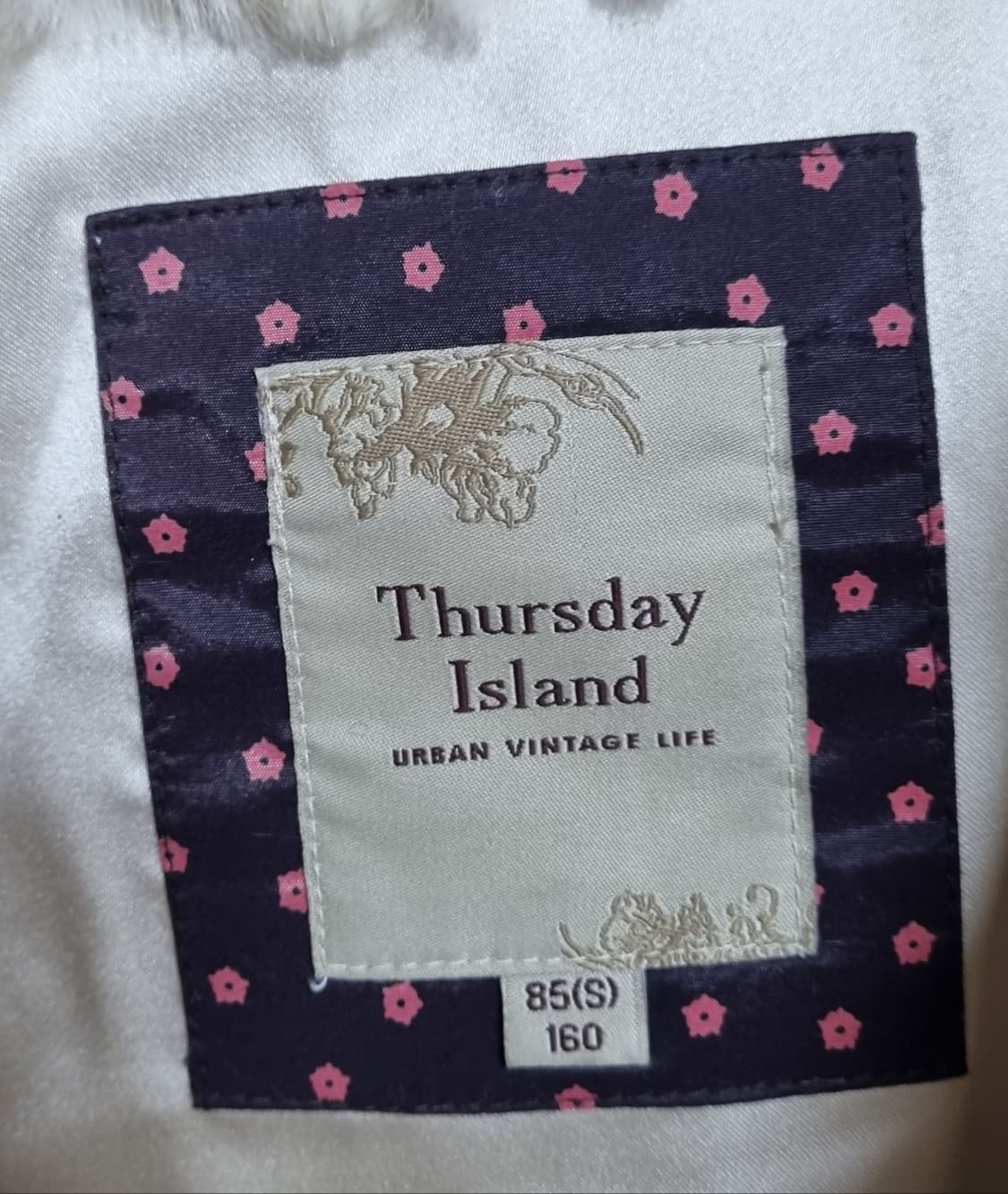 85 (S) 써스데이아일랜드 아이보리 레빗,라쿤퍼 후드 베스트 상품이미지3