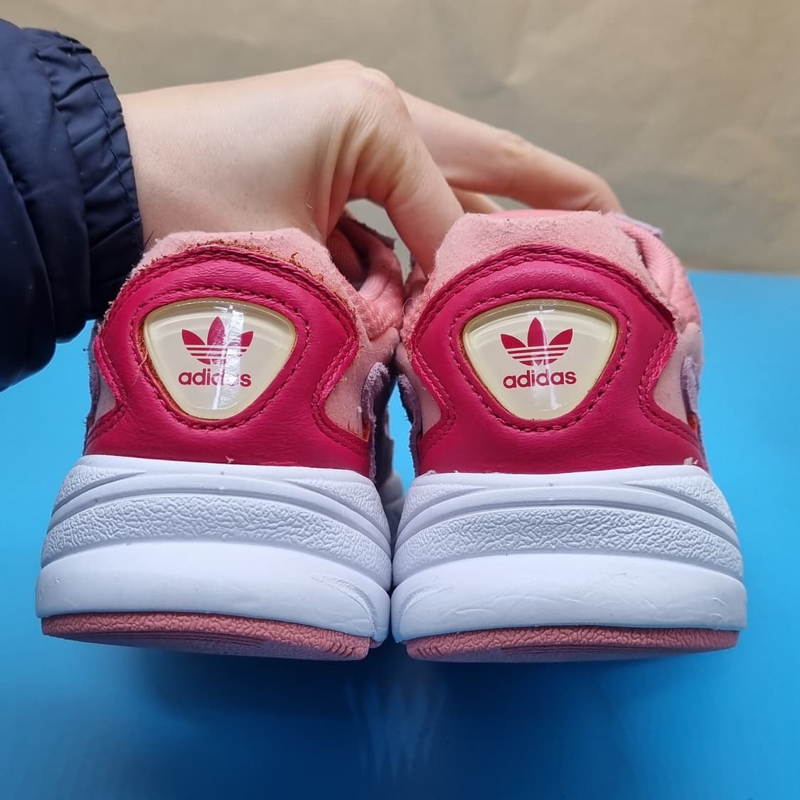 아디다스 팔콘 핑크 운동화225 상품이미지4