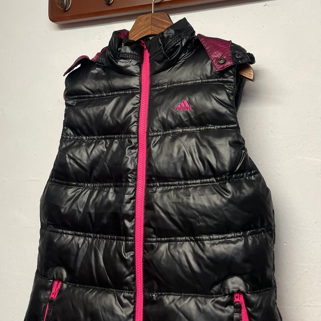 아디다스 (우먼) 덕 다운 후디 패딩 베스트   상품이미지2