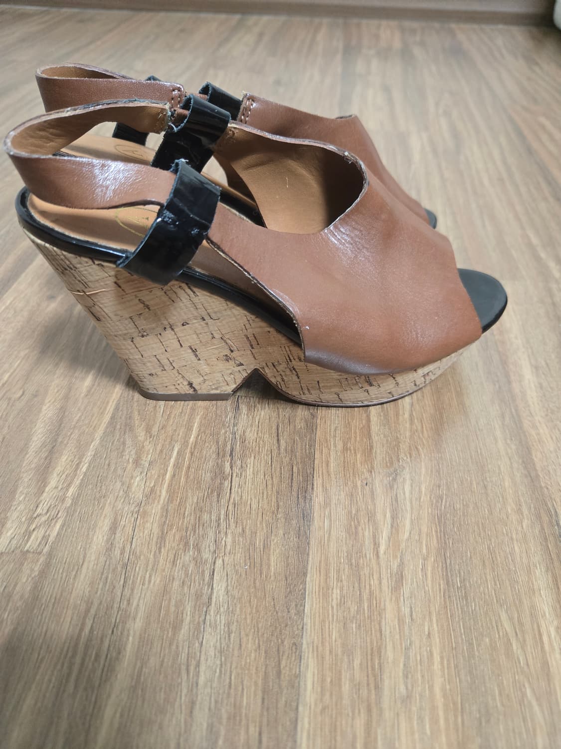 애쉬 아쉬 브라운 가죽 웨지힐 샌들 230 상품이미지4