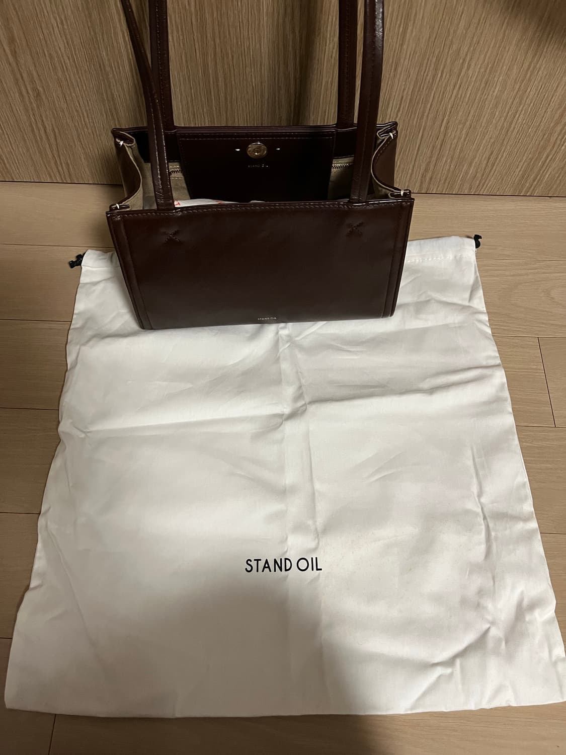레드벨벳 예리 착용 스탠드오일 오블롱백 티니-마론 oblong bag t 상품이미지9