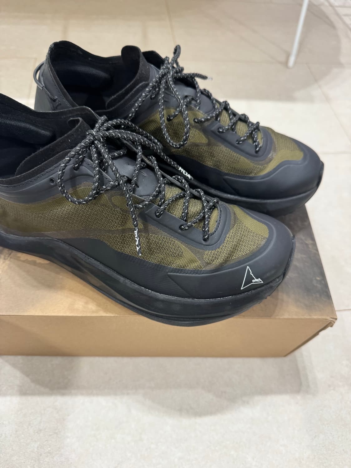 로아 셀라 올리브블랙 42 하이킹슈즈 상품이미지3