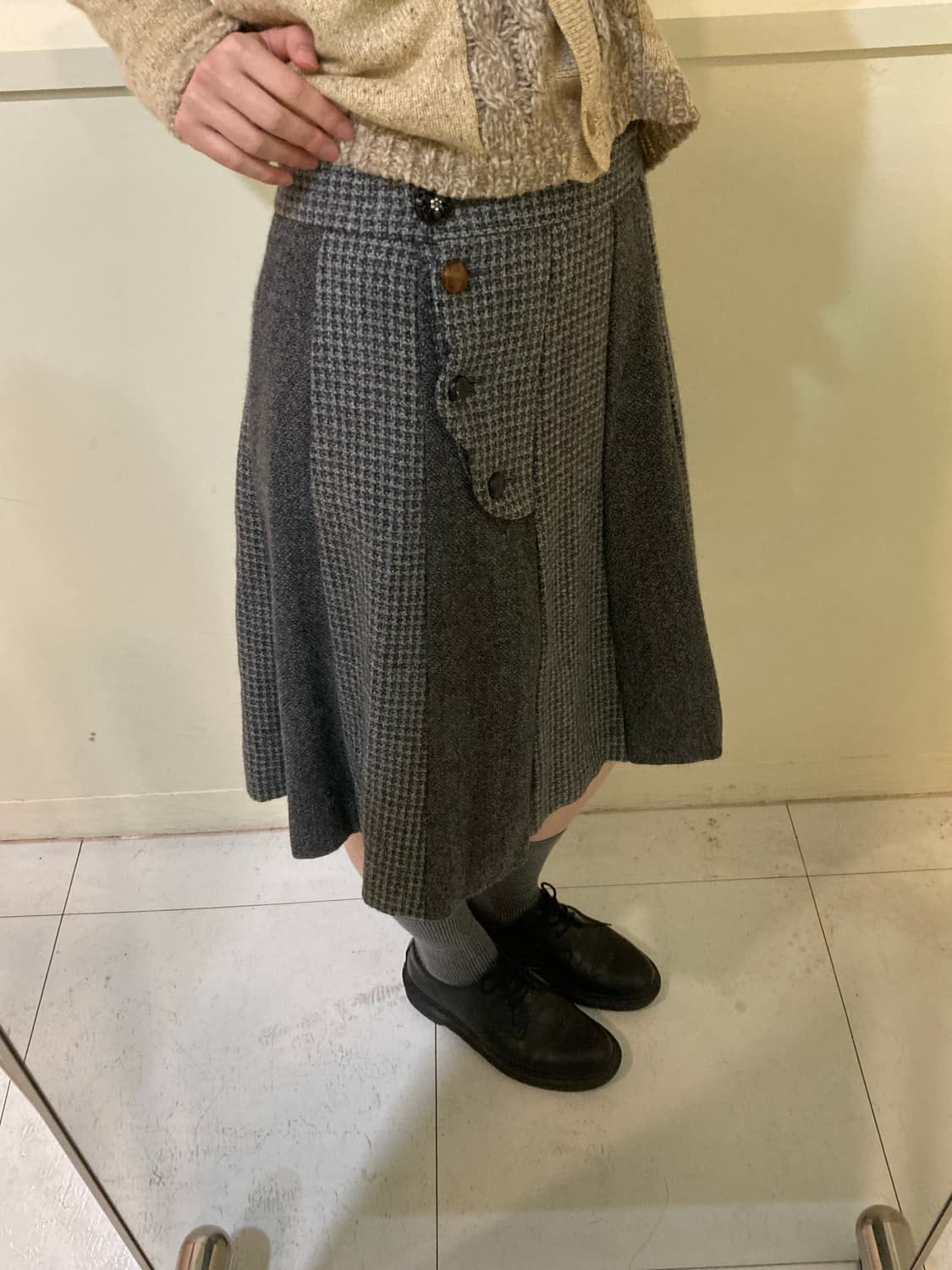 단추 포인트 울 플리츠 스커트 상품이미지9