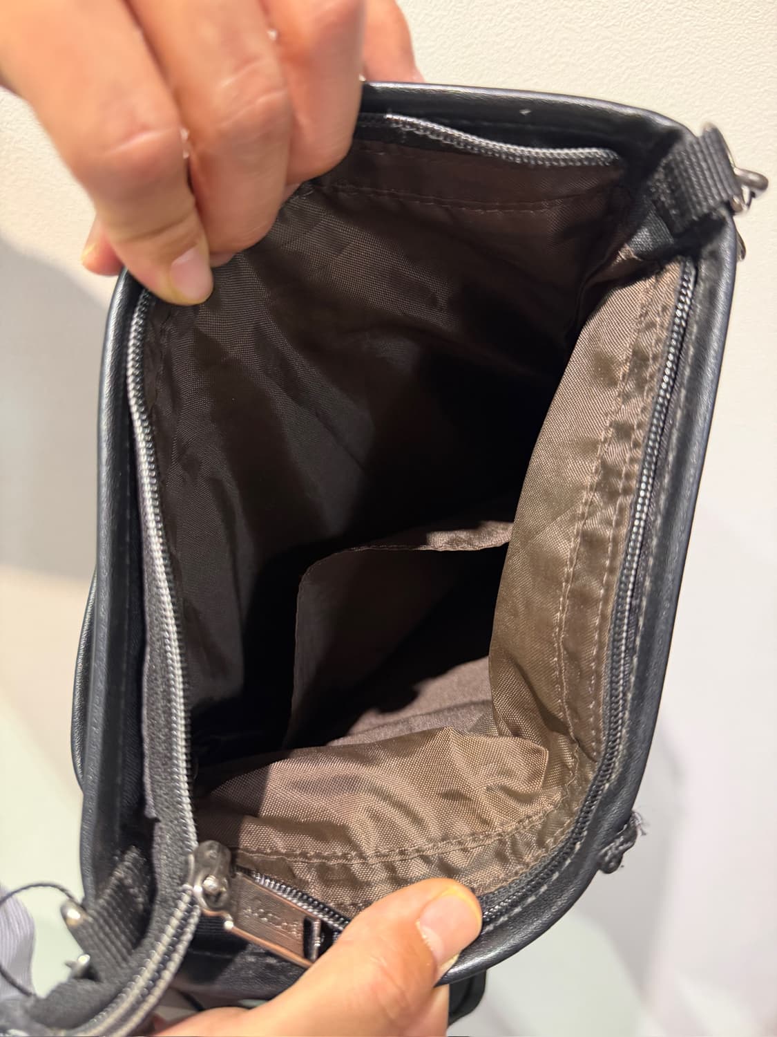 Coleman Cross Bag 상품이미지10