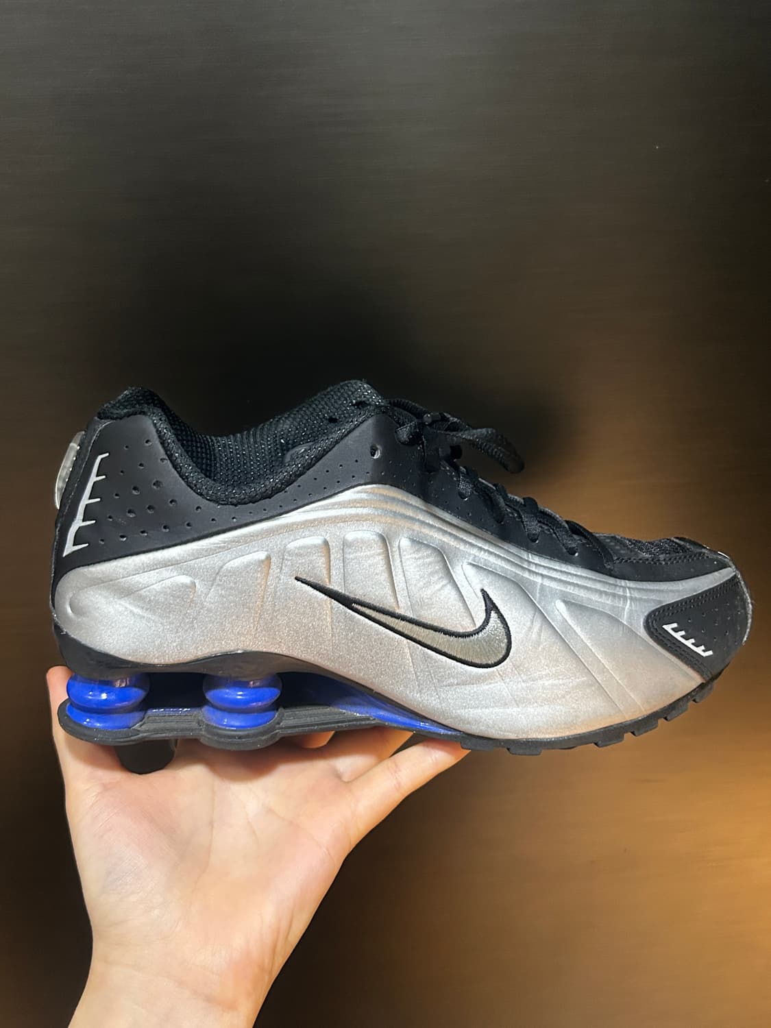 나이키 샥스 R4 메탈릭실버앤블랙 250 상품이미지1