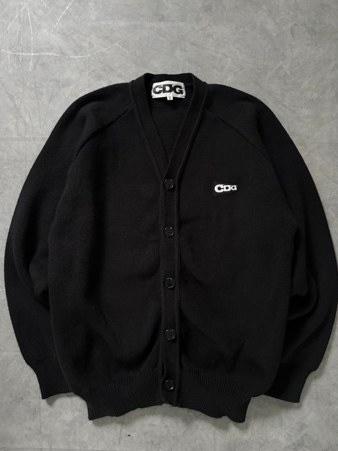 Comme des Garcons 꼼데가르송 블랙 로고 가디건 상품이미지5