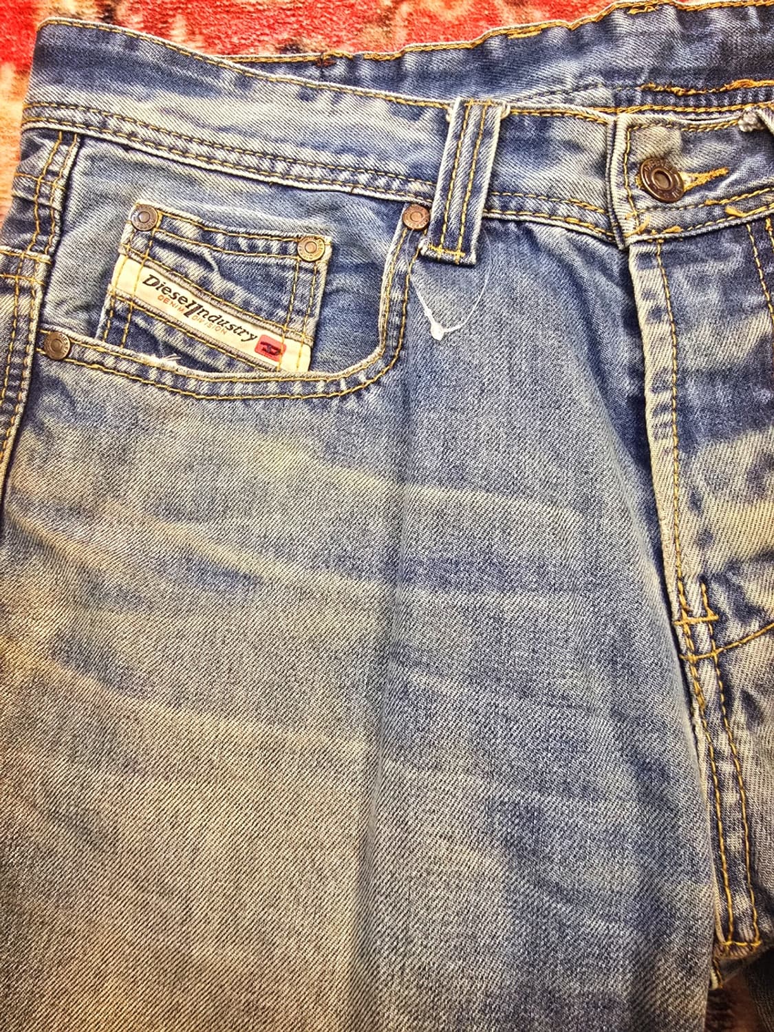 디젤(Diesel) 빈티지 패치 디테일 데님 팬츠 상품이미지3