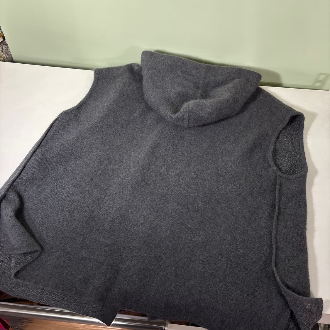 우먼FREE 세인트존 그레이 너구리털 후드 조끼 가디건 상품이미지3