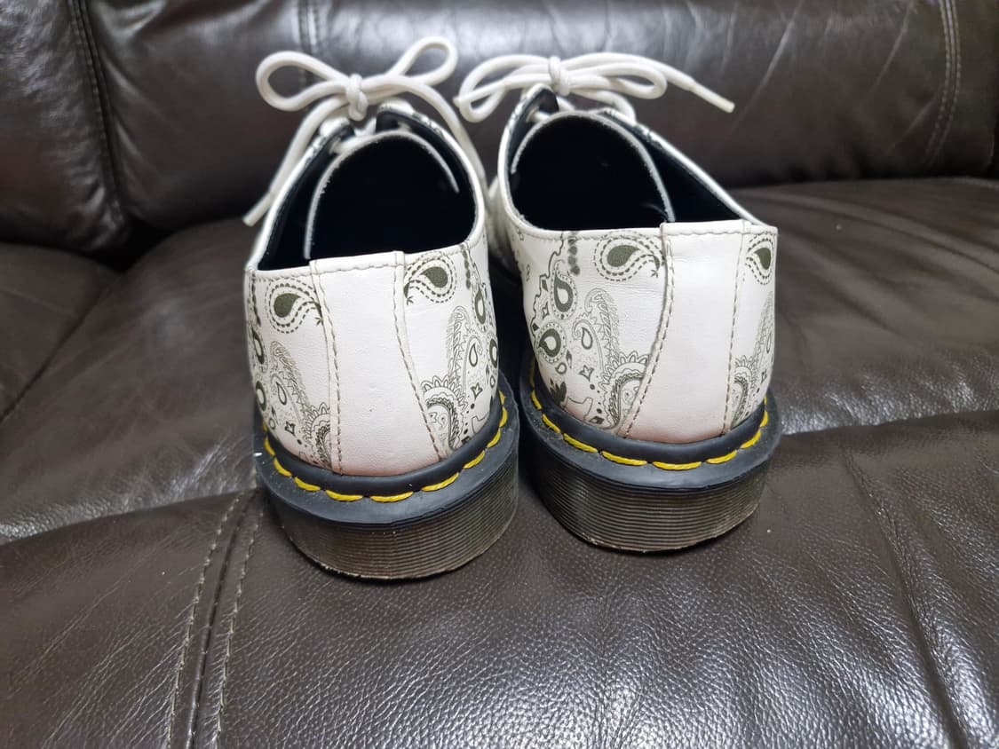 닥터마틴 250mm 화이트 오리지널 3홀 웰트화 21865101. 상품이미지4