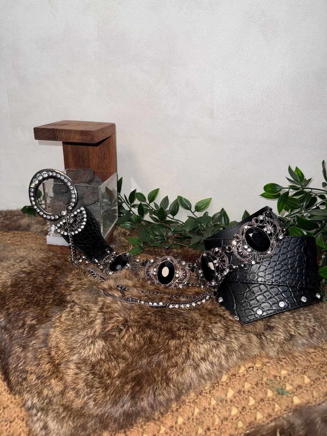 Black oriental gemstone cubic chain belt 상품이미지2