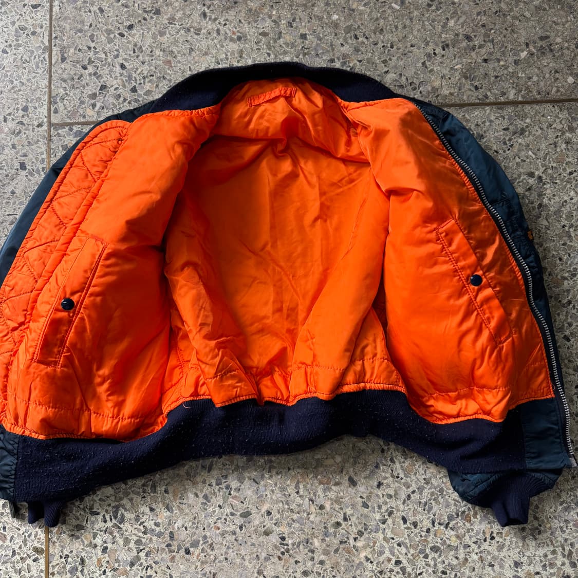 [L] Alpha Industries 알파인더스트리 Ma1 항공점퍼 상품이미지3