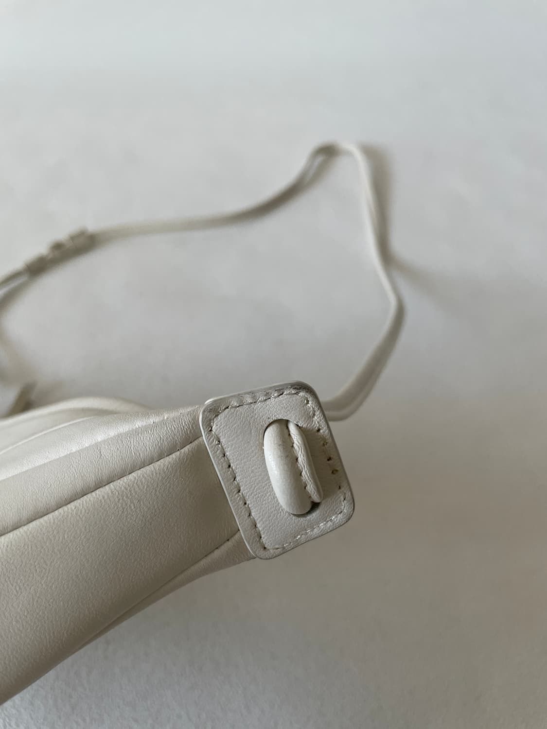 아카이브앱크(Archivépke) 레더 크로스백 상품이미지5