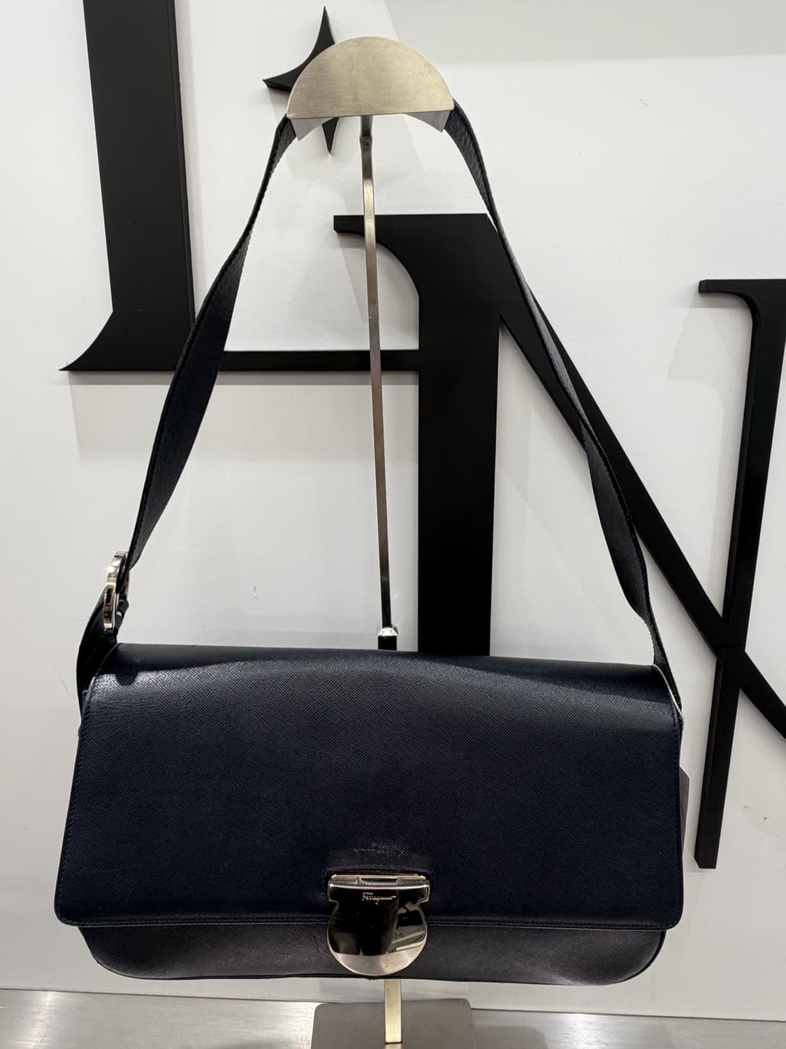 ​[미사용/정품] 페라가모 간치니 사피아노 숄더백 (리엔빈티지 구매) 상품이미지1