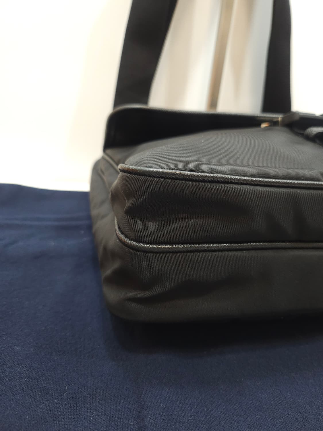 프라다 리나일론 및 사피아노 가죽 숄더백 상품이미지5