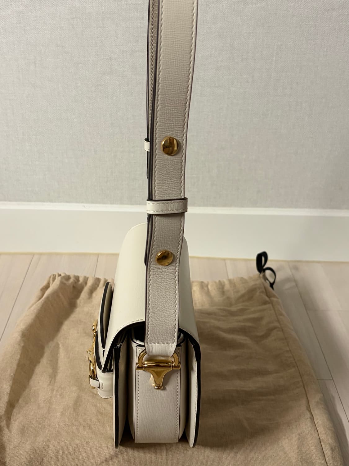 구찌 1955 홀스빗 라운드 미니 숄더백 판매합니다. 상품이미지2