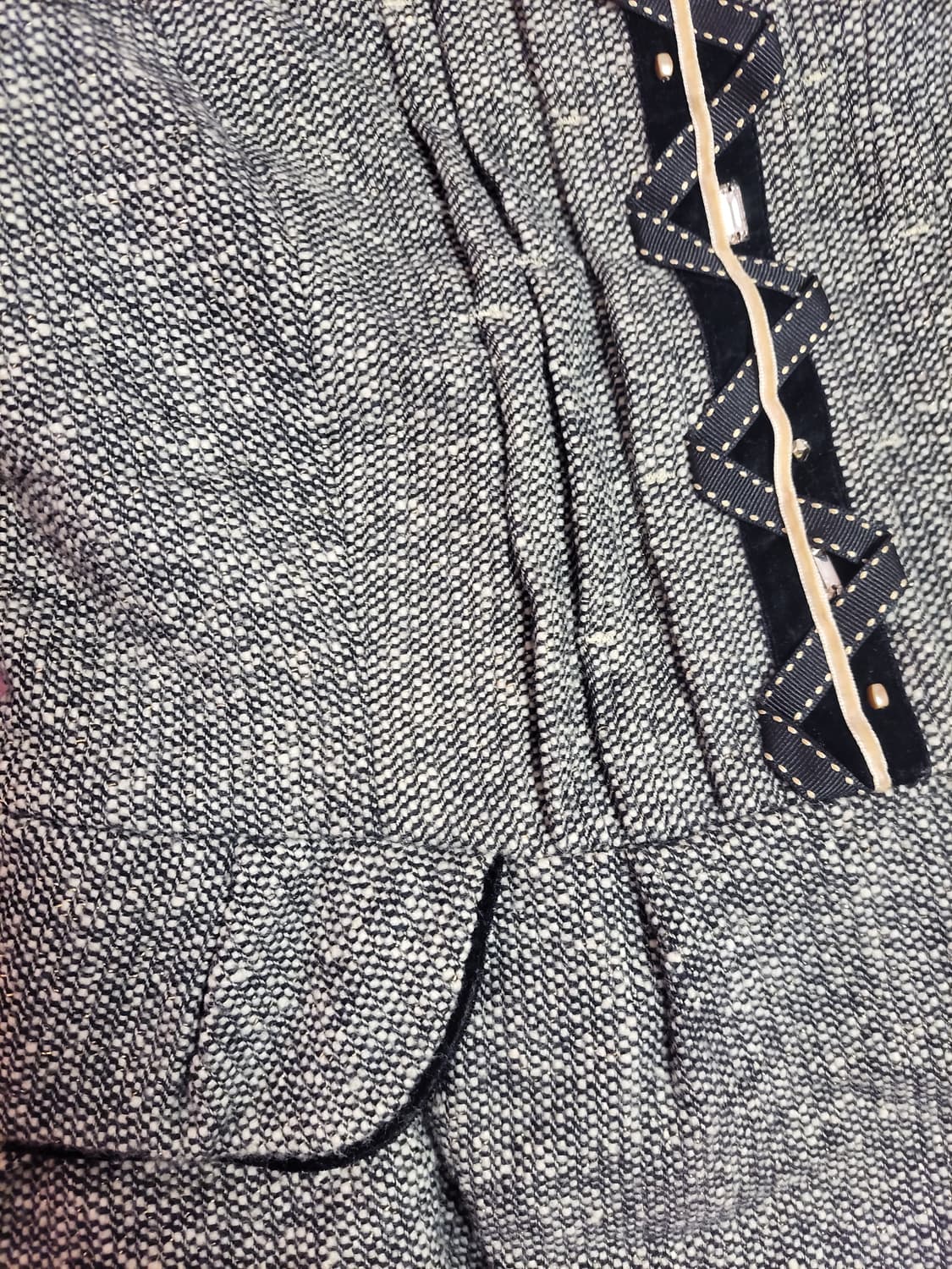 급처상태좋음!LINE 라인 소매 러플나팔 비즈장식 트위드자켓 오즈세컨st 상품이미지3