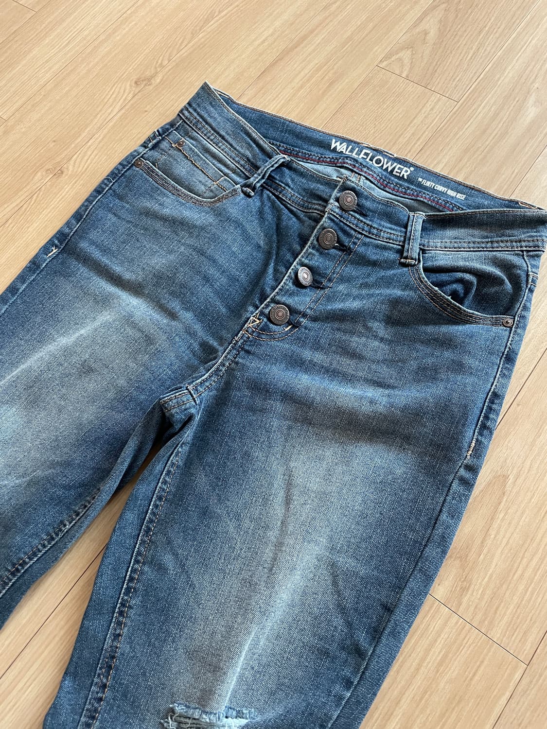 Y2K 스타일의 하이웨스트 부츠컷 데님 상품이미지3