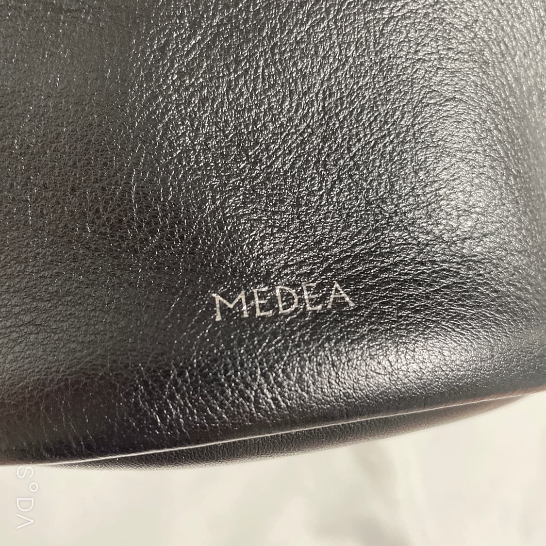 MEDEA 메대아 블랙 레더 토트겸 크로스백 상품이미지6