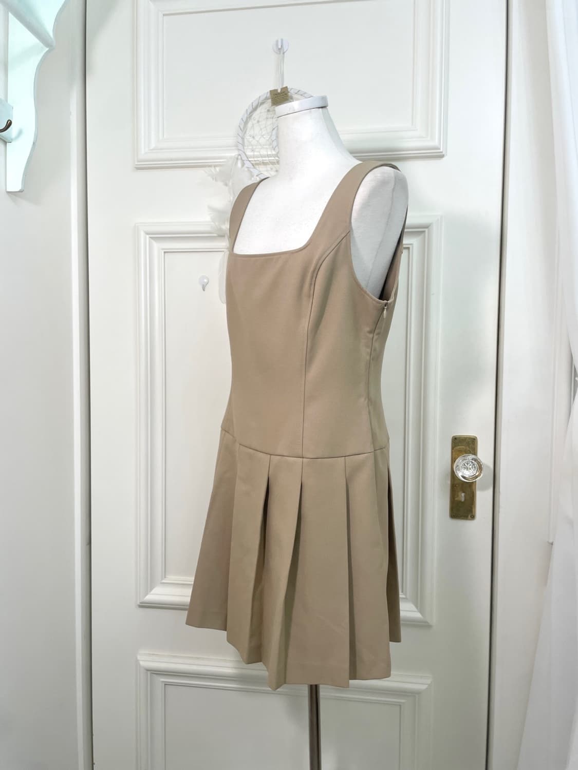 beige square-neck pleats midi opc 상품이미지2