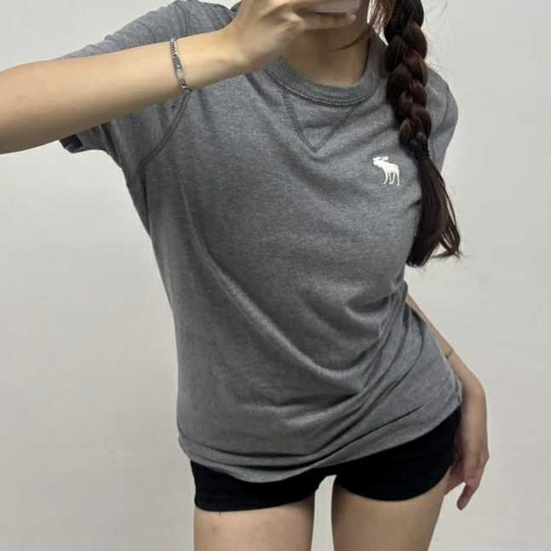 아베크롬비 y2k 그레이 걸즈 반팔 티셔츠(M) 상품이미지1