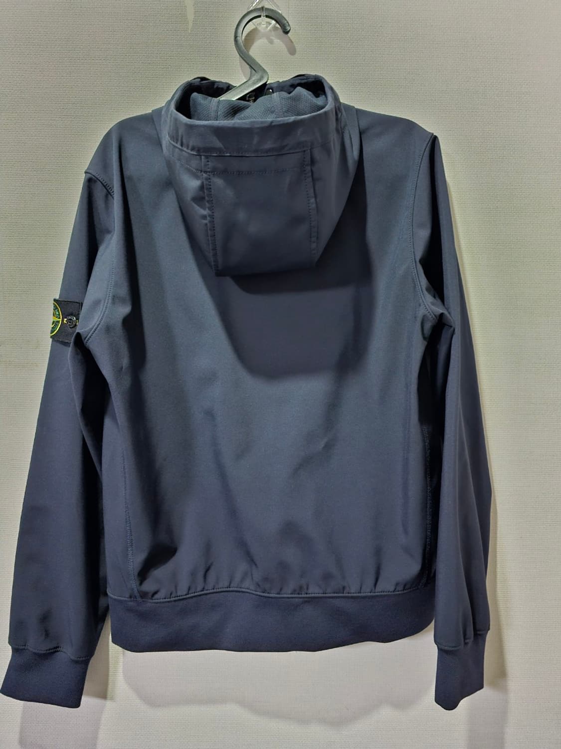 정품 스톤아일랜드 라이트 소프트쉘 후드 자켓 90 / S 상품이미지3