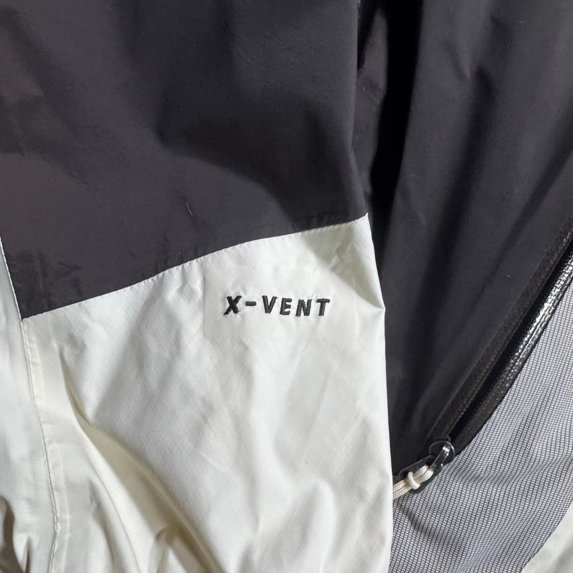 네파 X벤트 여성 바람막이  상품이미지4