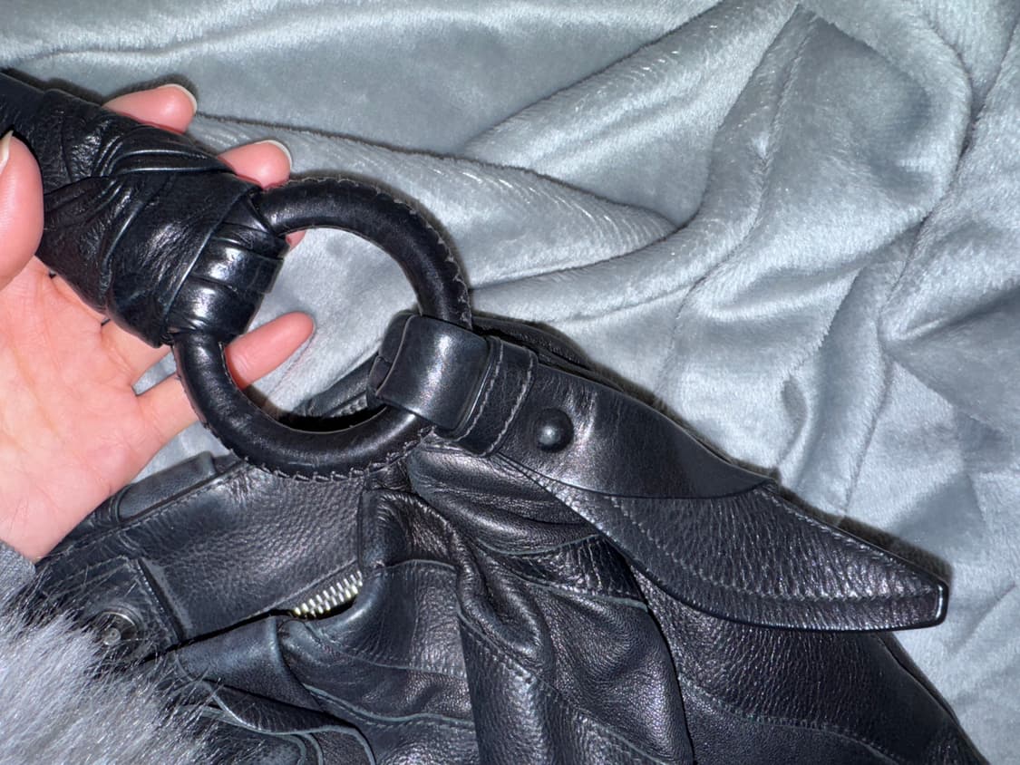 프라다 빈티지 러플 프릴 블랙 레더 토트백 상품이미지7