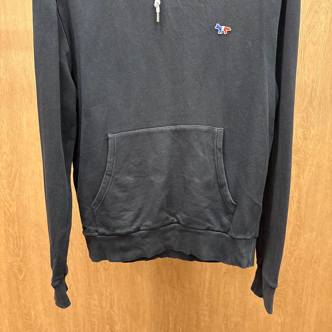 메종키츠네 코튼 긴팔 후드티 로고 패치 디테일 레귤러핏 블랙 상품이미지5