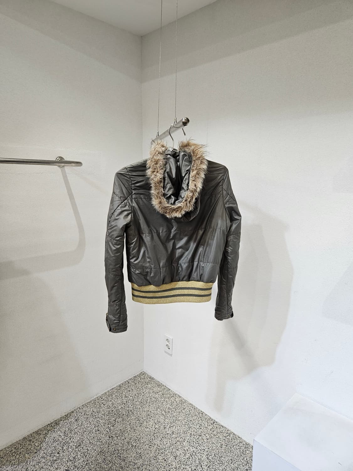 아디다스 후드 패딩 점퍼 상품이미지3