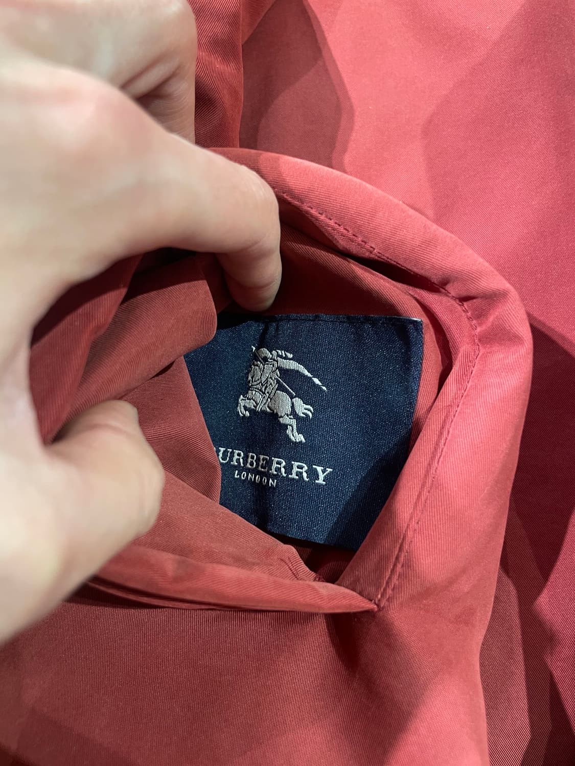 버버리 베이지 앤 레드 리버시블 집업 자켓 상품이미지9