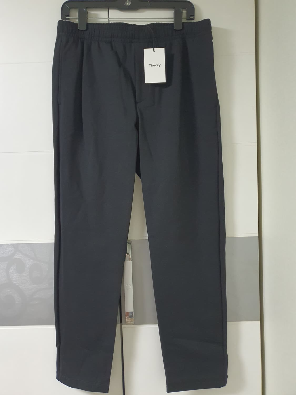 (새상품) 띠어리  24fw 보로우 드로우스트링 팬츠 상품이미지1