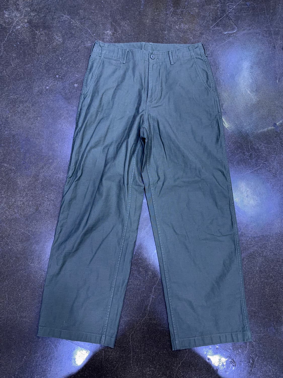 무신사스탠다드 백사틴 와이드 오피서 팬츠 카키 31 상품이미지4