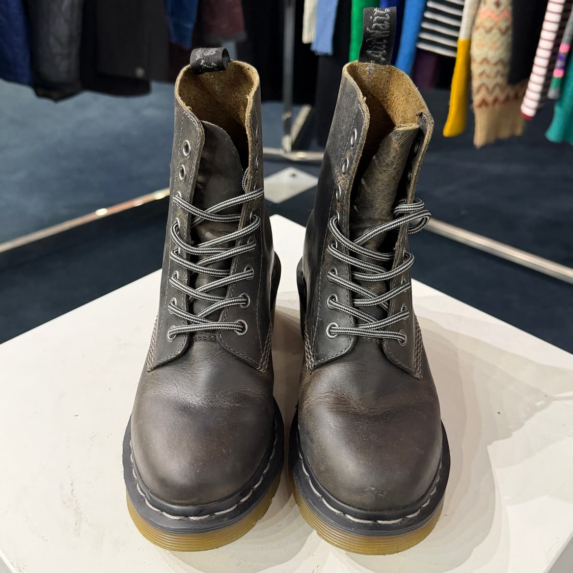 [220mm] 닥터마틴 CLEMENCY 8홀 워커 힐 부츠 상품이미지2