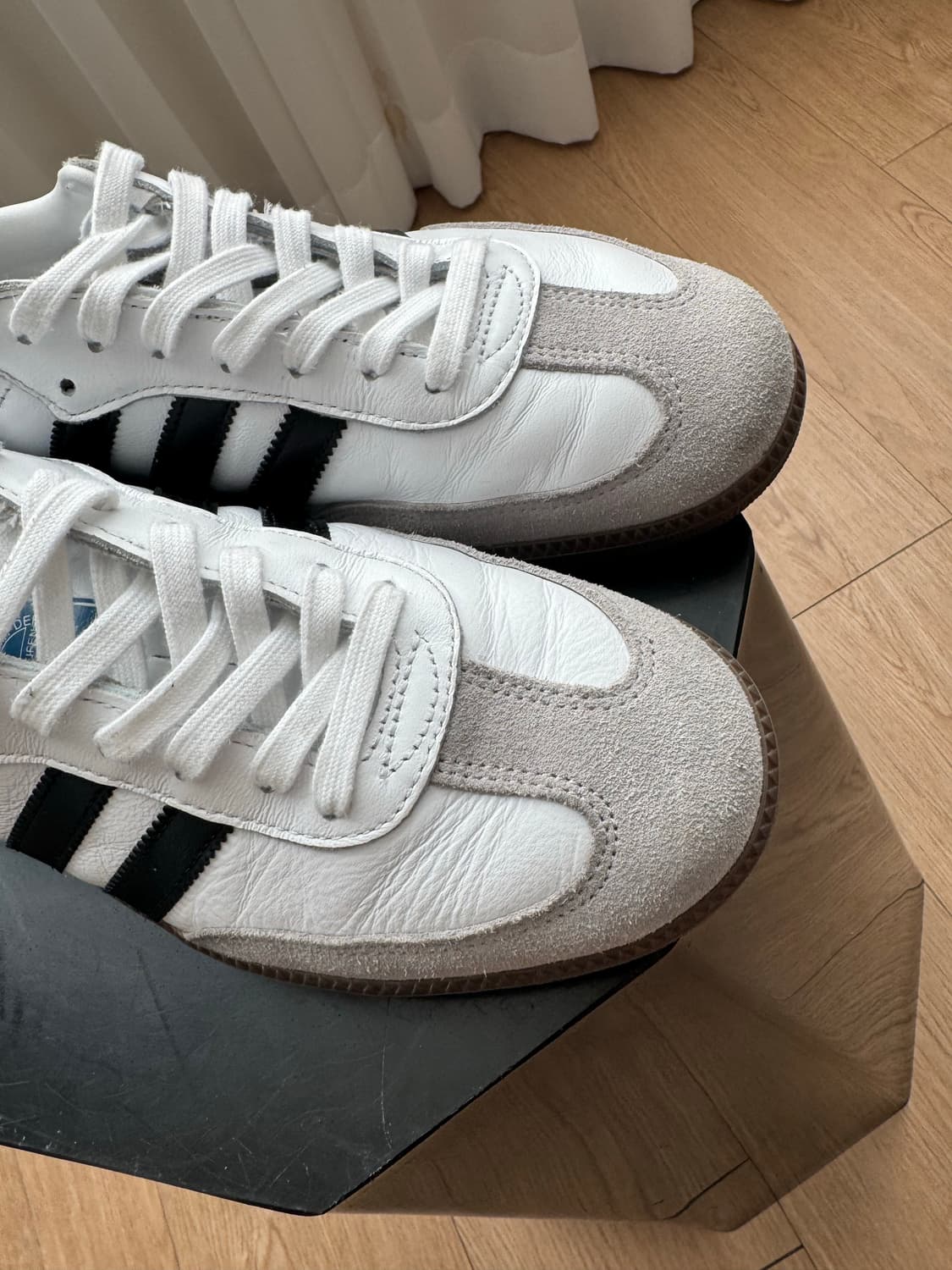 [280] 아디다스 삼바 OG 화이트 블랙 - 쇼핑몰 촬영용 S급 상품이미지4