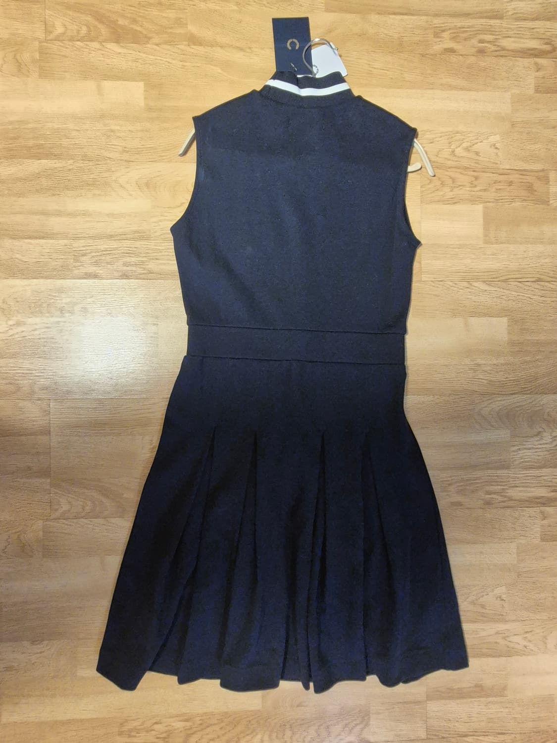 프레드페리 슬리브리스 플리츠 원피스 상품이미지2