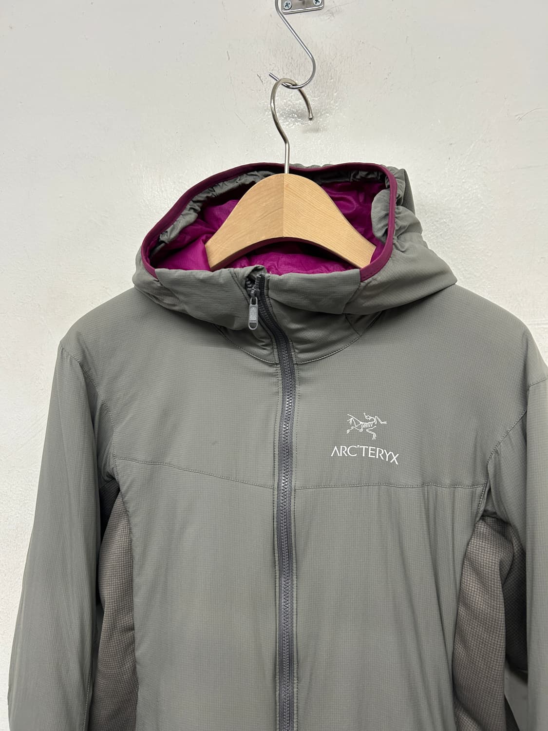 아크테릭스 후드 자켓 그레이  상품이미지2