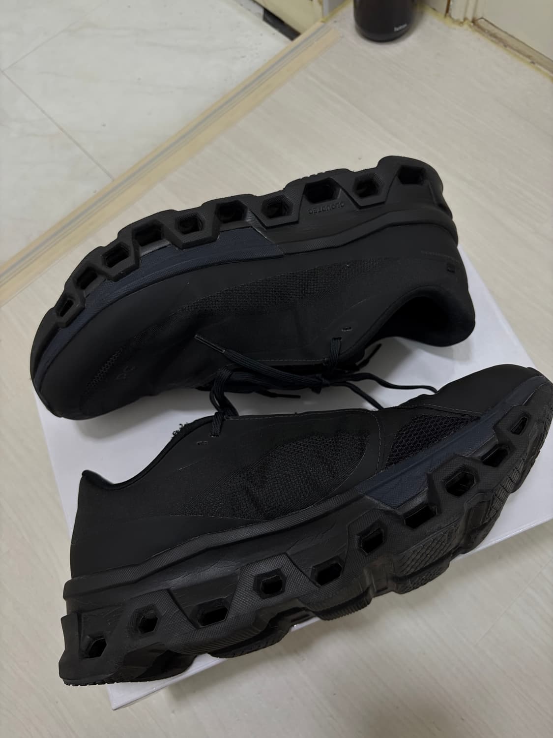 [290]온러닝 파프 클라우드몬스터2 블랙 마그넷 판매합니다. 상품이미지5