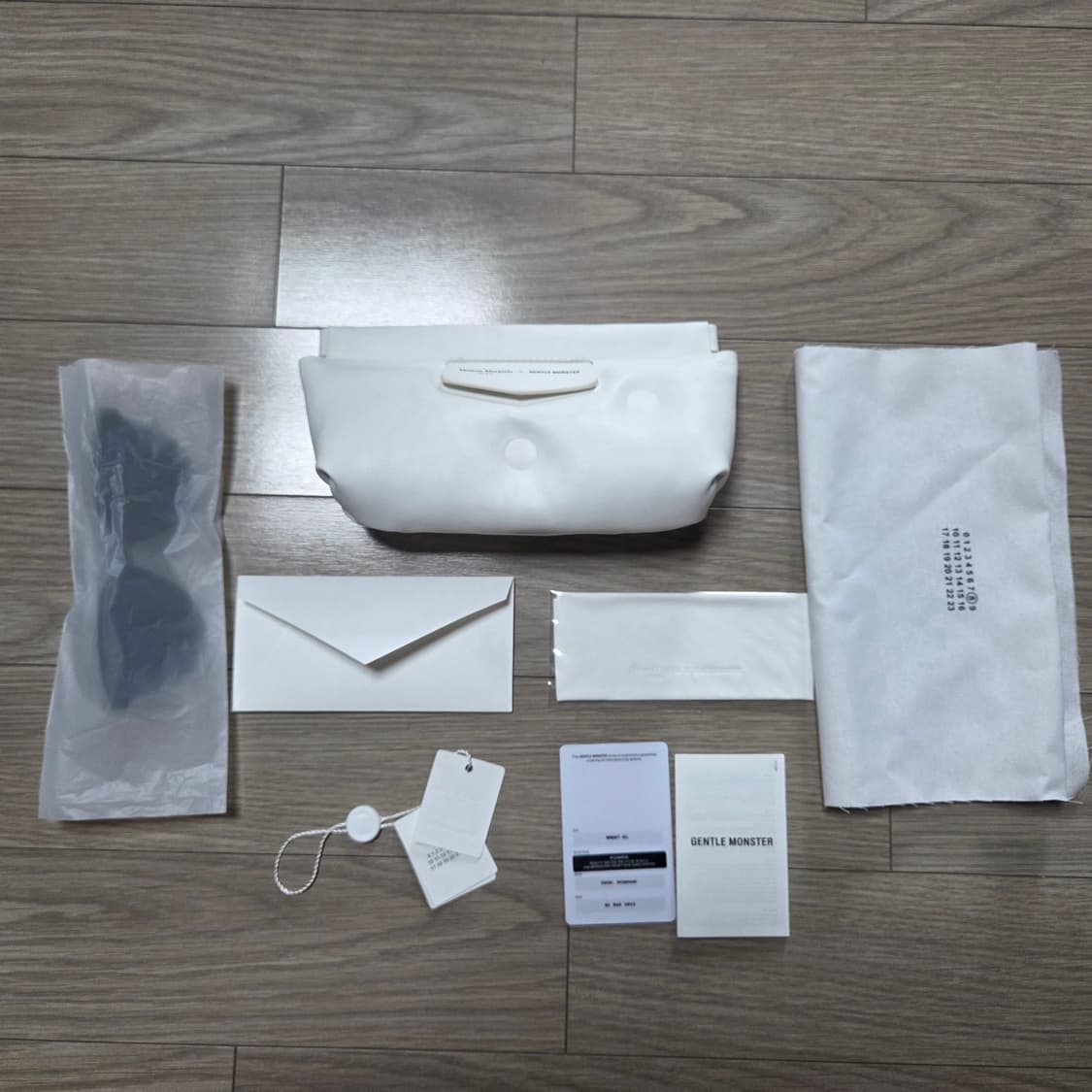 젠틀몬스터 × 메종 마르지엘라 mm007 상품이미지3