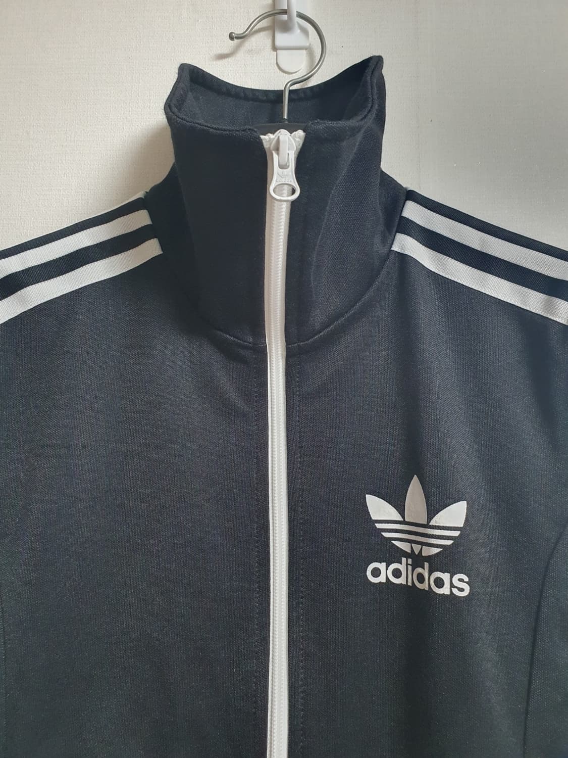 아디다스 유로파 트랙탑 져지 블랙 바디 화이트 삼선 95 상품이미지5