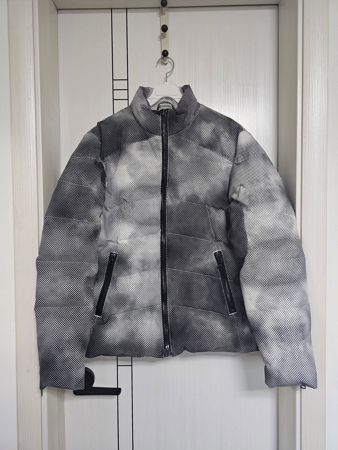 알마니 푸퍼 다운 패딩 상품이미지1