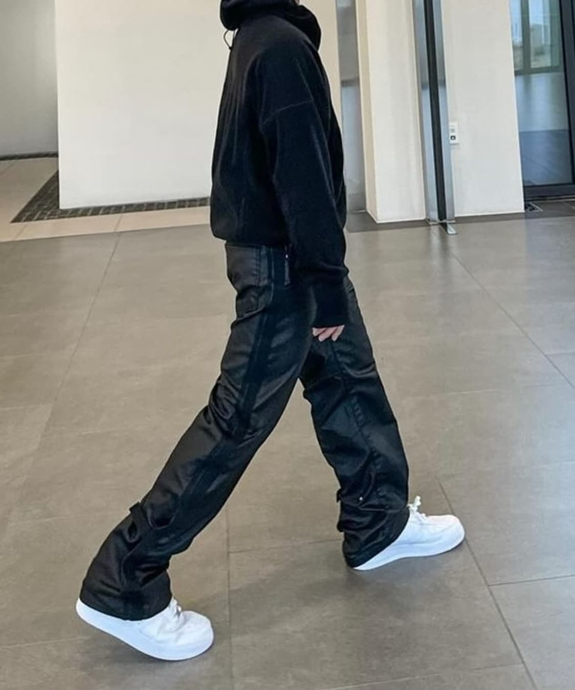 헤아 블랙 가죽팬츠 3 상품이미지1