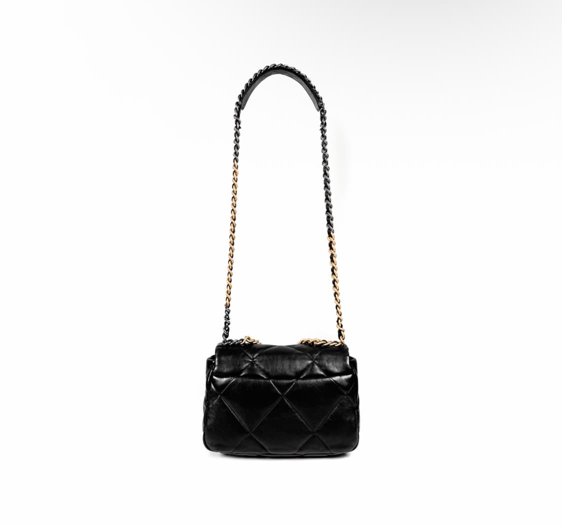 샤넬 여성 19 플랩백 램스킨 핸드백 미디움 금장 블랙 AS1160 상품이미지6